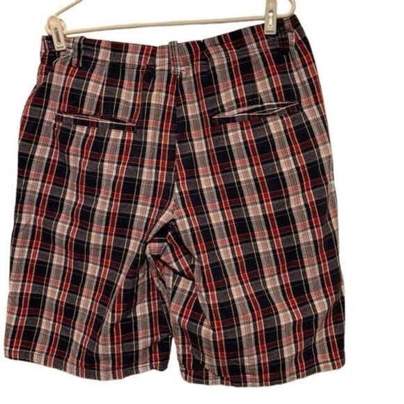 BUGLE BOY SIZE 36 PLAID SHORTS - Picture 1 of 4